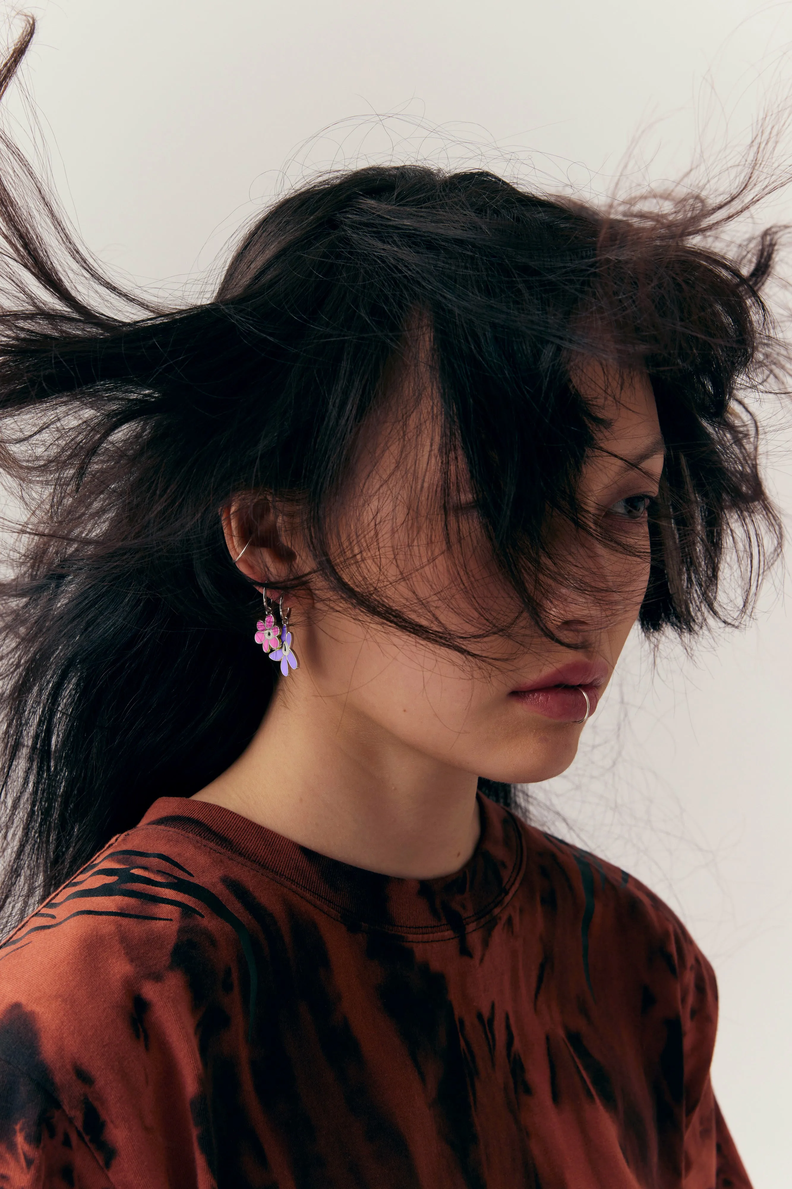 GATEWAY GESTURE EARRING A